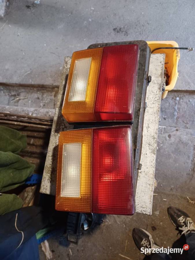 Audi 100 c3 avant 80 b2 poliftf lampy tyl w Grudziądz