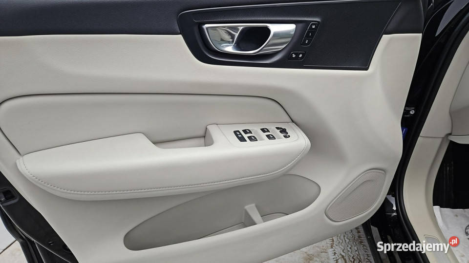 Volvo XC 60 B4 B Core aut Z Polskiego Salonu Warszawa