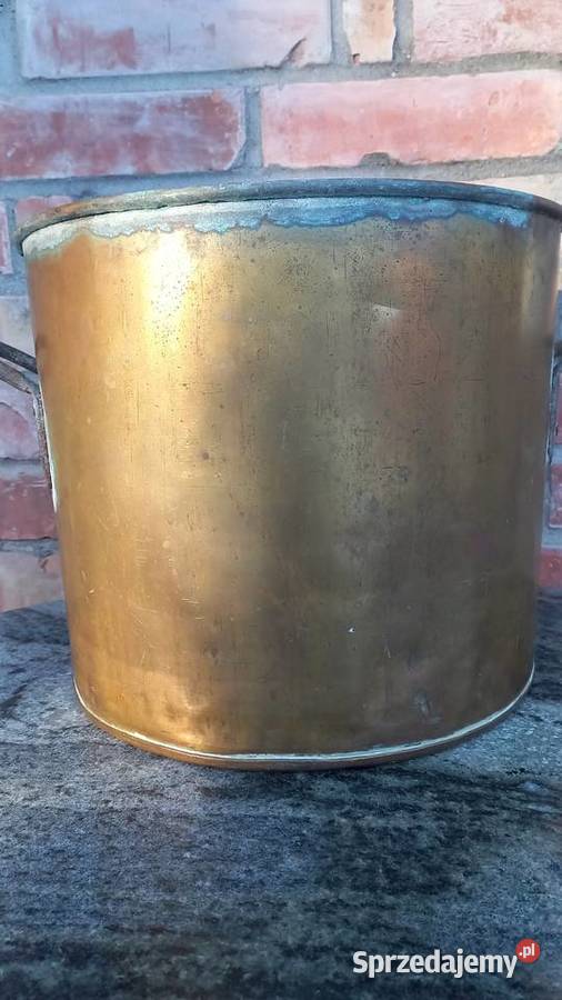 Garnek metalowy stary z żelaznymi uchwytami zachodniopomorskie Gawroniec