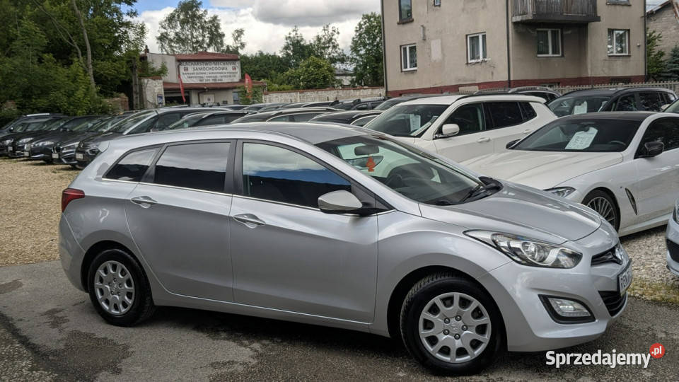Hyundai i30 16D110OPŁACONYBezwypadkowy światła przeciwmgielne Częstochowa