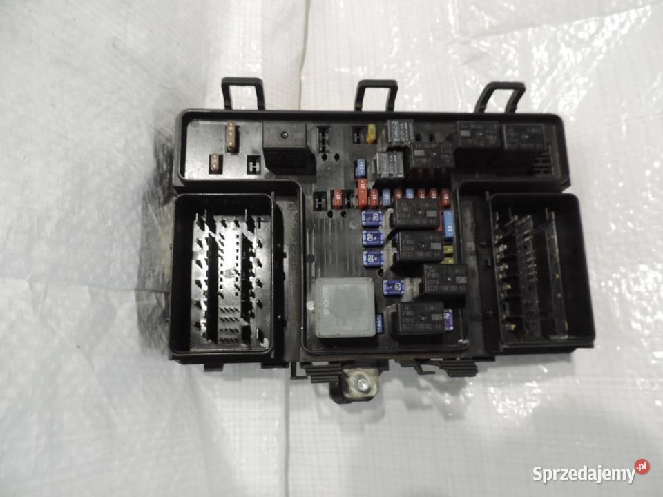 FORD MONDEO MK5 20 TDCI SKRZYNKA BEZPIECZNIKÓW