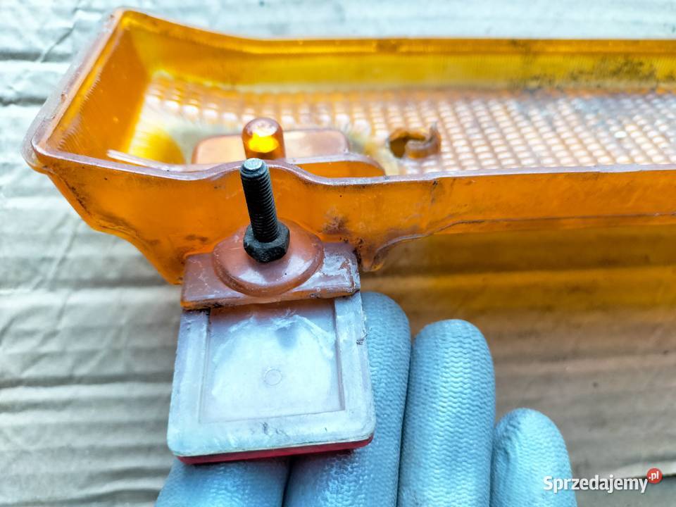 FIAT 125P KLOSZ LAMPY TYŁ TYLNEJ osobowe Lampy tylne lubelskie Kamień-Kolonia