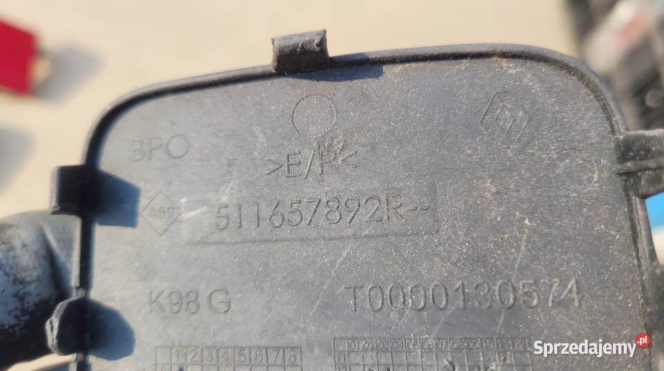 RENAULT CLIO IV KOMBI ZAŚLEPKA HAKA ZDERZAK TYŁ Części samochodowe Ruda Śląska