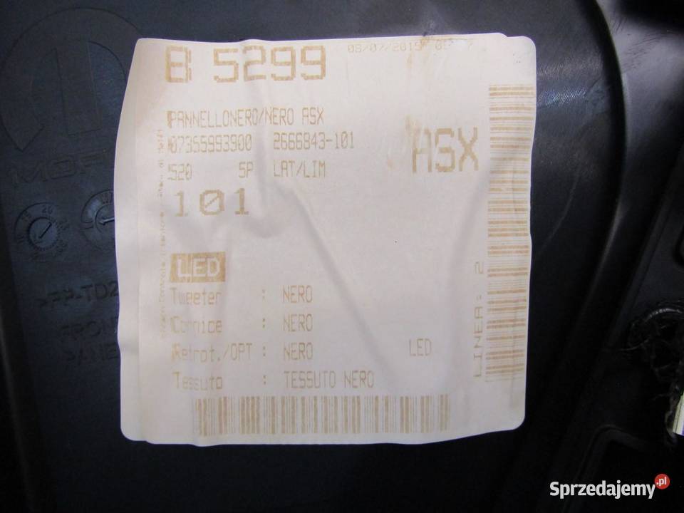 BOCZEK DRZWI LEWY PRZÓD TAPICERKA DRZWI LEWA sprzedam