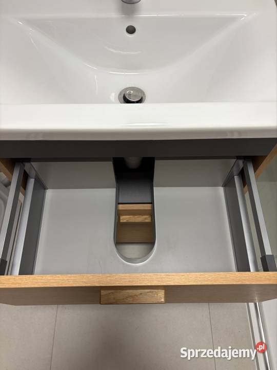 Zestaw mebli łazienkowych z umywalką i baterią Kraków