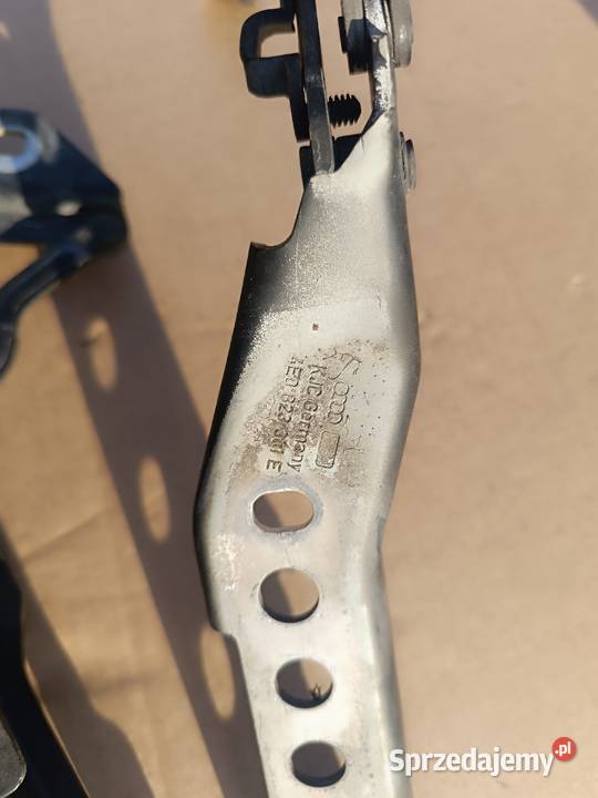 Audi A8 D3 40 TDI 2004r Zawiasy maski klapy śląskie Częstochowa