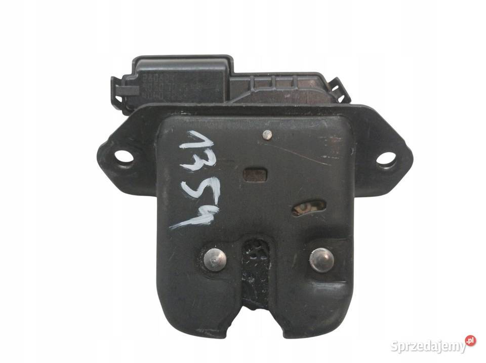 ZAMEK KLAPY BAGAŻNIKA 905030754R Dacia Duster Rok produkcji 2024