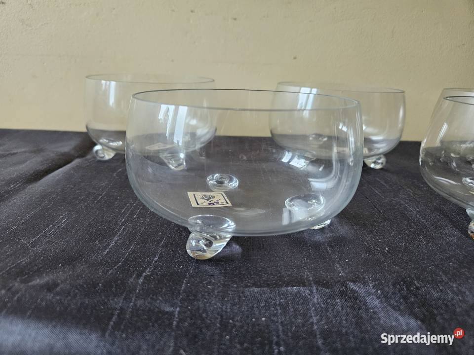 Szklane miseczki na nóżkach z okresu PRLu