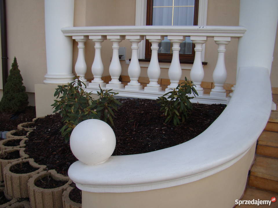 Płaskorzeźba Kobieta z wiolonczelą kolor biały sprzedam