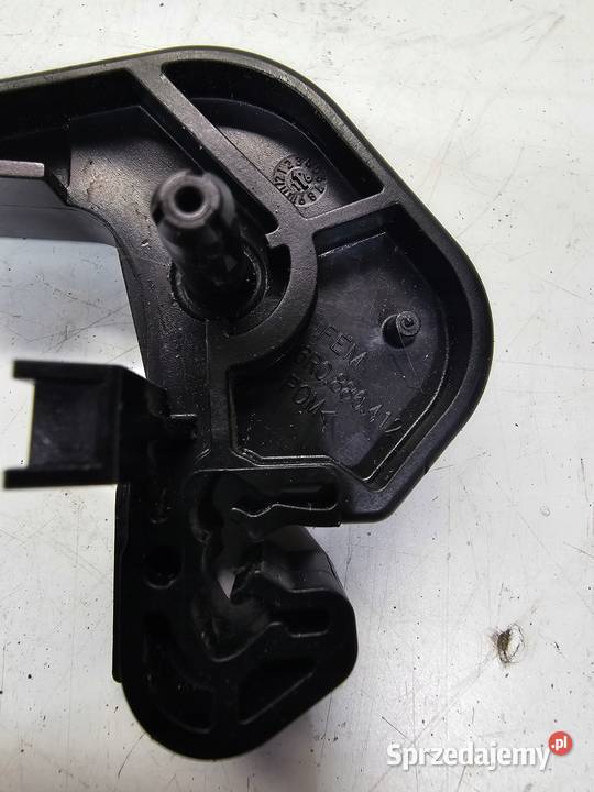UCHWYT KANAPY PRAWY AUDI A1 8X 6R0886412 osobowe Przystajń