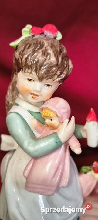 figurka sygnowana Porcelana i szkło Chorzew