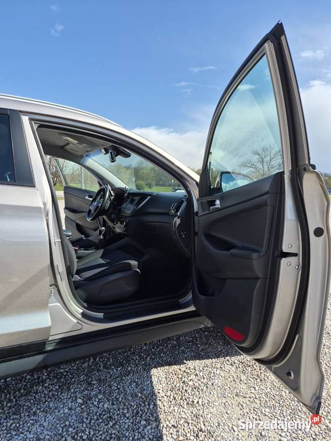 Hyundai Tucson 17 CRDi Comfort Salon Serwis ASO nieuszkodzony Warszawa