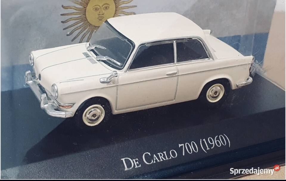 Model De Carlo 700 BMW 700 kremowy skala 143 IXO Grupa sprzedam