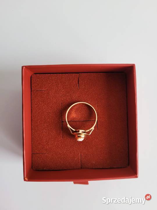Złoty pierścionek z kameą próba 585 Liszki