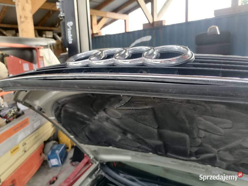 Audi A4 B6 uszczelka maski pod grillem Uszczelki Szczerbice