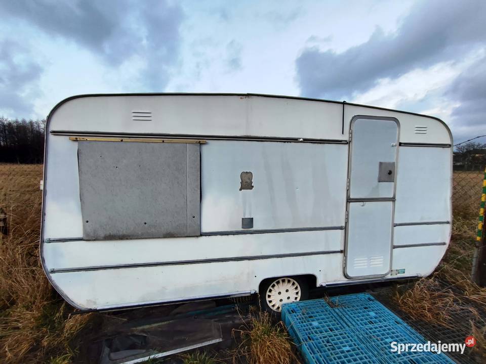 Tania przyczepana budowę