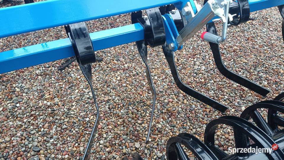 904344 904342 Niwelator 70x12 lewy prawy Do maszyn uprawowych Dolice sprzedam