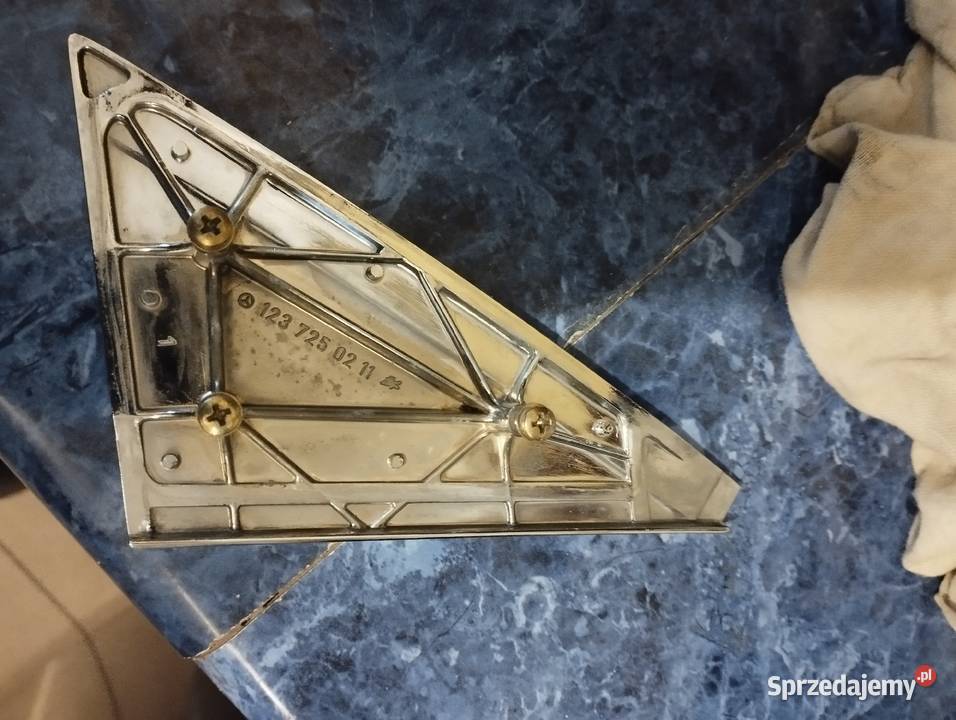 Mercedes 123 zaślepka lusterka trójkąt Rok produkcji 1978 Kłodzko