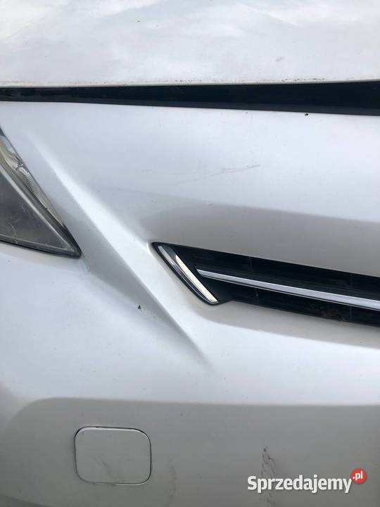 Zderzak przedni Toyota Prius Plus Toyota Prius V osobowe Poznań