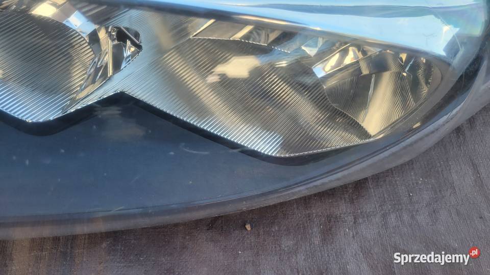 FORD FIESTA 7 VII MK7 LIFT REFLEKTOR LEWY LAMPA Lampy przednie śląskie