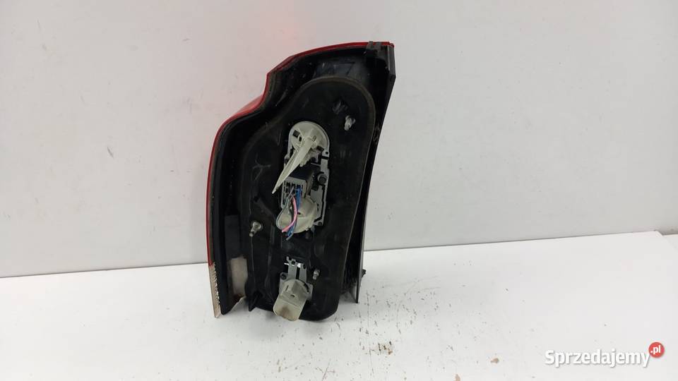 VOLVO V70 II LIFT KOMBI LAMPA TYŁ PRAWA Zbierkowo