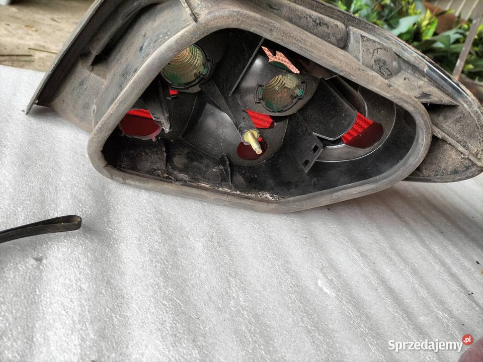 Xsara LAMPA TYŁ LEWA PRAWA