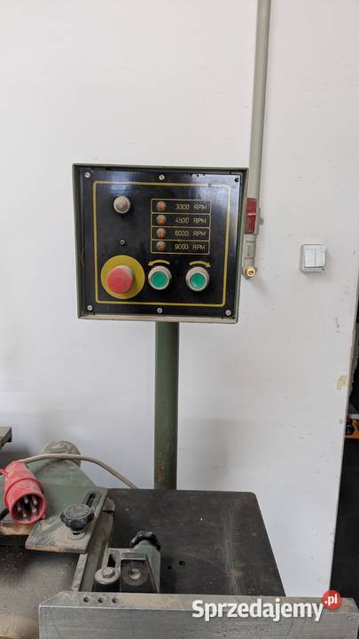 Frezarka dolnowrzecionowa Gomad FD1 Produkcja Ostrołęka