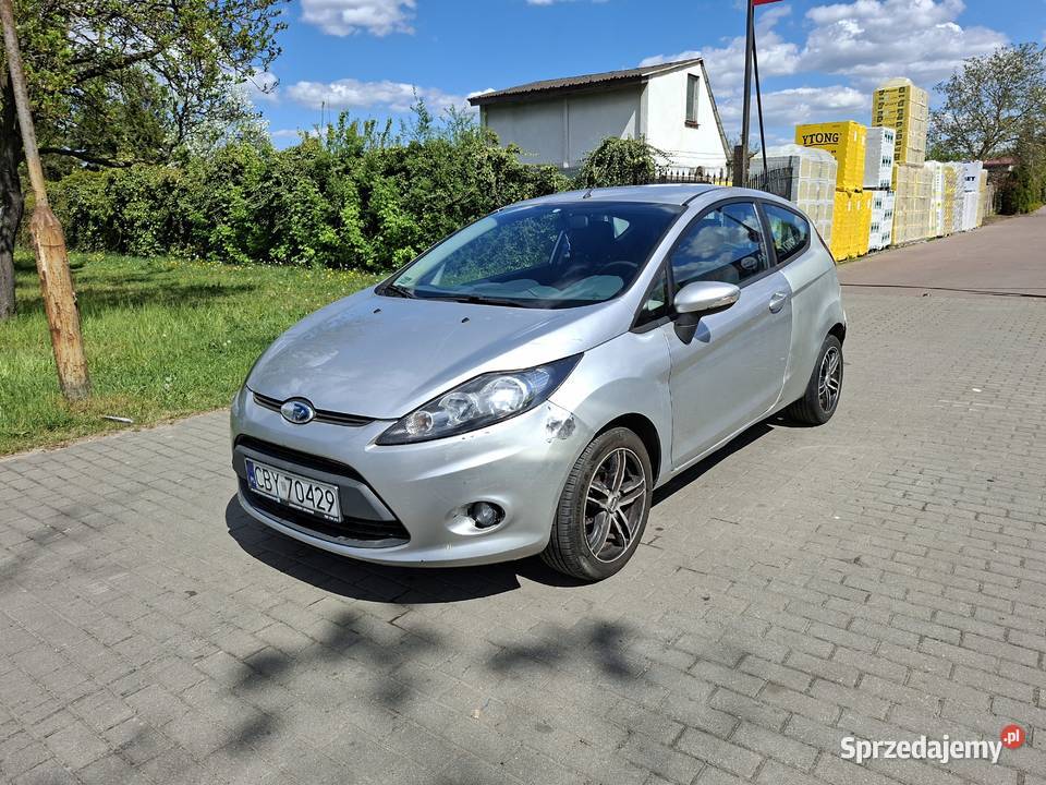 Ford Fiesta VII 16 95 stan Oszczędne Możliwa światła przeciwmgielne