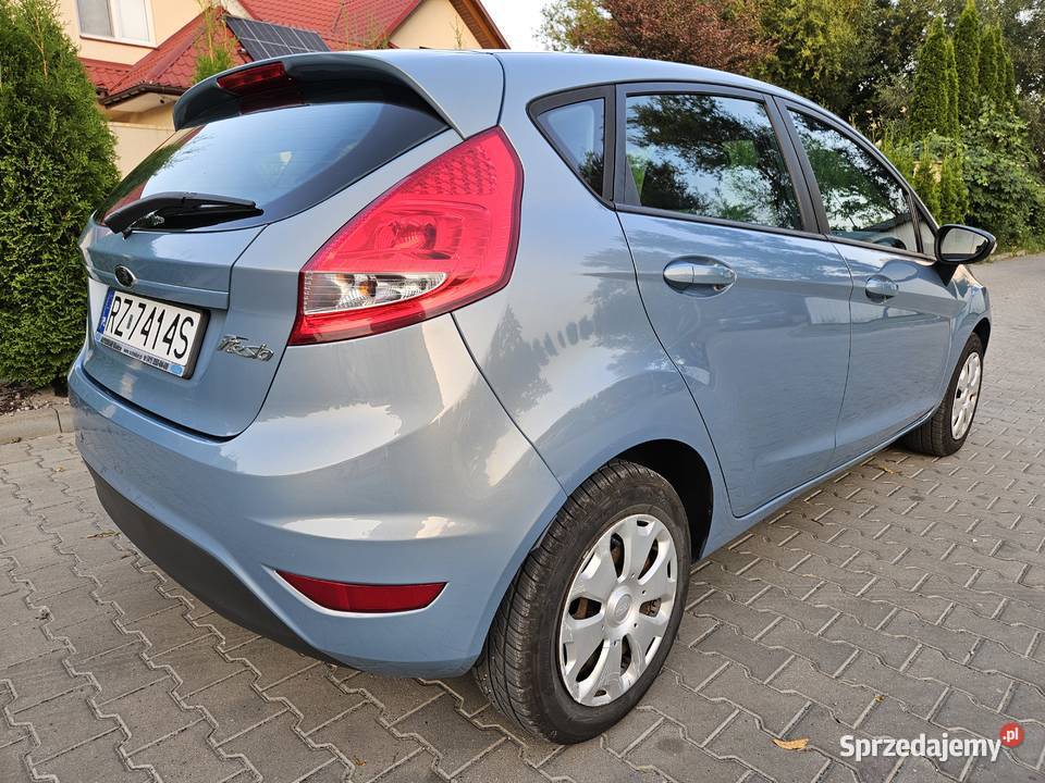 Ford Fiesta 2010 125 benzyna salon Polska