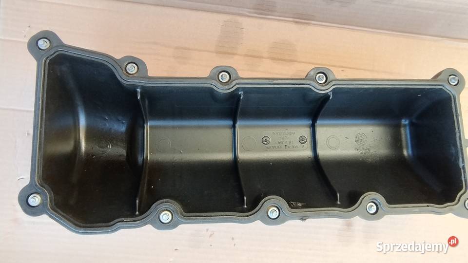 Pokrywa zaworów lewa silnik EKG 20092012 37L V6 Mszanka sprzedam