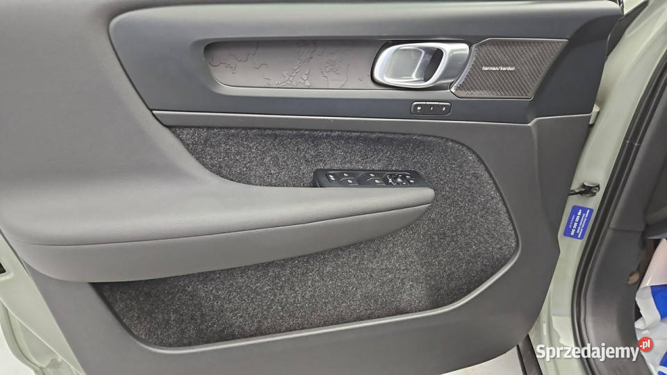 Volvo C40 Recharge AWD Ultimate Z Polskiego asystent pasa ruchu C40 Warszawa