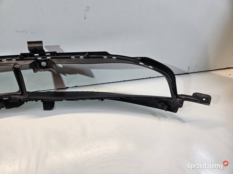 PORSCHE TAYCAN 9J1 KRATKA ŚRODKOWA ZDERZAKA osobowe Międzychód