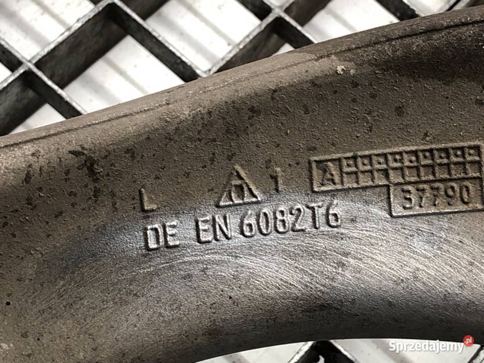 WAHACZ LEWY PRZÓD BMW F07 Hatchback 0917 PRZEDNI