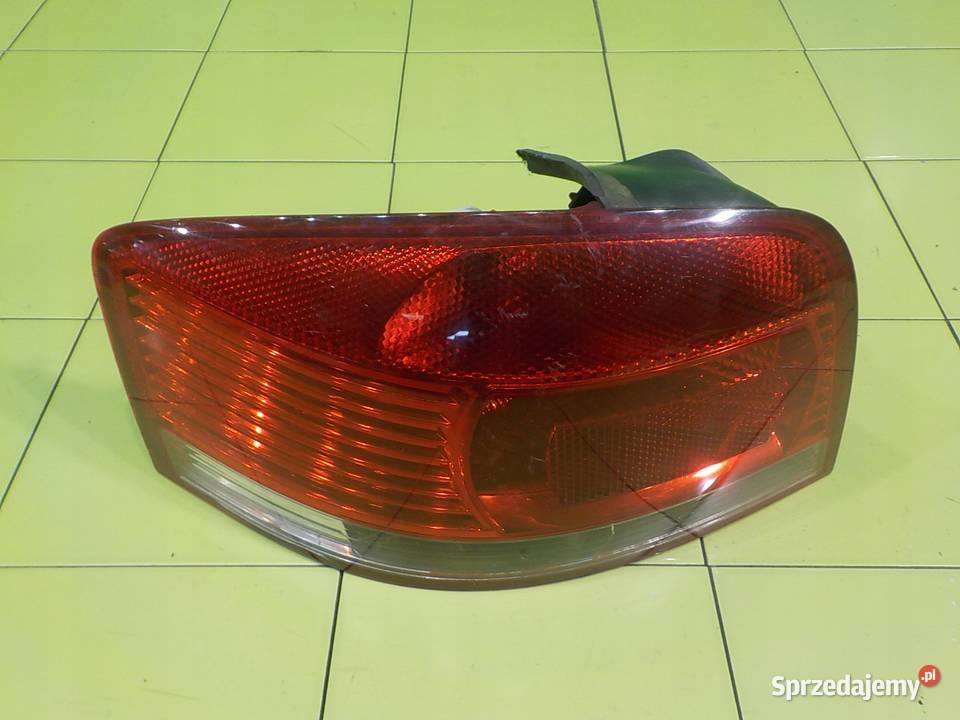AUDI A3 8P II 20 TDI 05r HB 3D lampa lewa tyl Suków