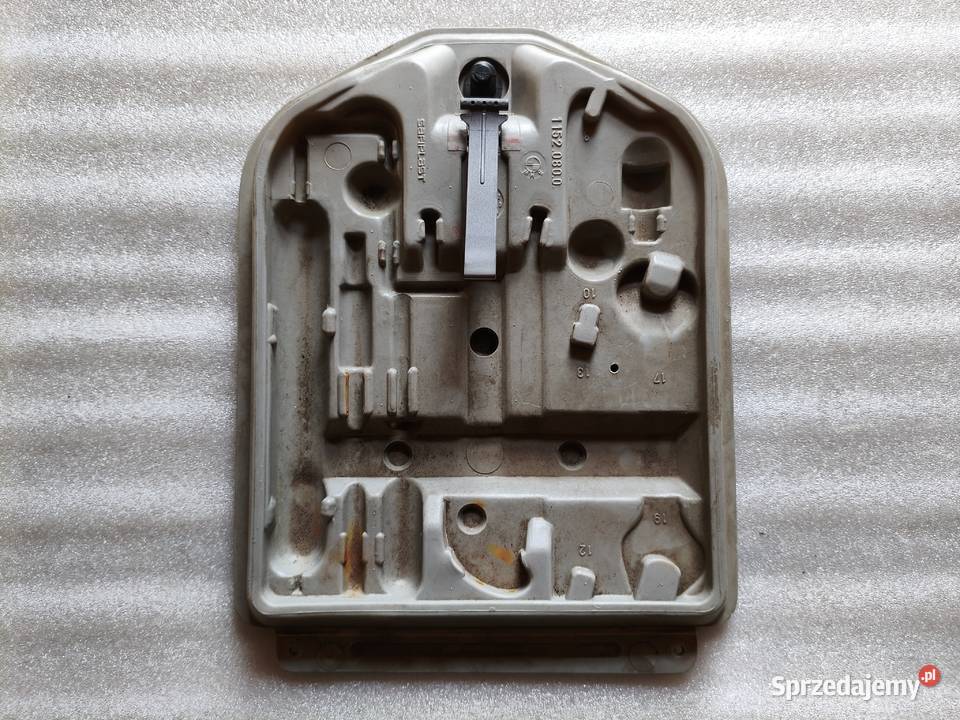 Schowek Narzędziowy Bagażnika BMW 3 E30 1152080 osobowe Schowki, półki Wyszków sprzedam