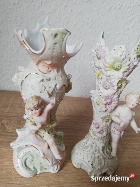 Wazoniki figurki aniołków Porcelana i szkło Ropa