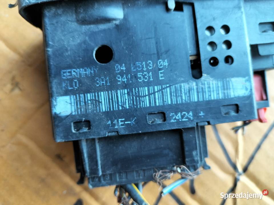 WŁĄCZNIK PRZEŁĄCZNIK ŚWIATEŁ VW Passat B4 panele sterowania, przełączniki Kamień-Kolonia