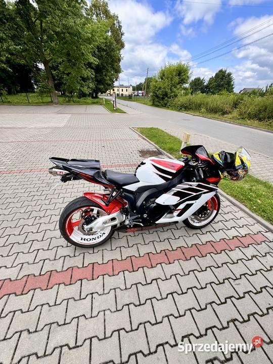 Honda CBR 1000RR SC57A 2004 Rok produkcji 2004 Garbów