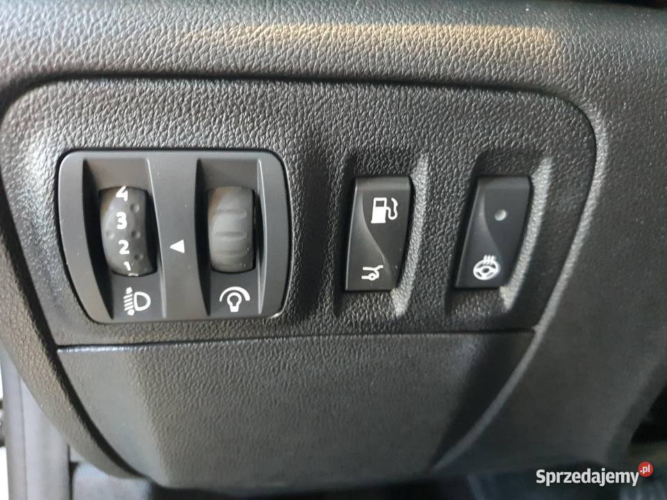 RENAULT Megane IV GrandCoupe 13 TCe 140 Intens komputer pokładowy