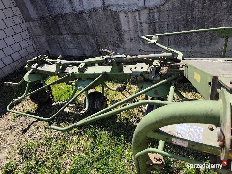 Przewracarka Krone 660 Zgrabiarki i przetrząsacze Zambrów sprzedam
