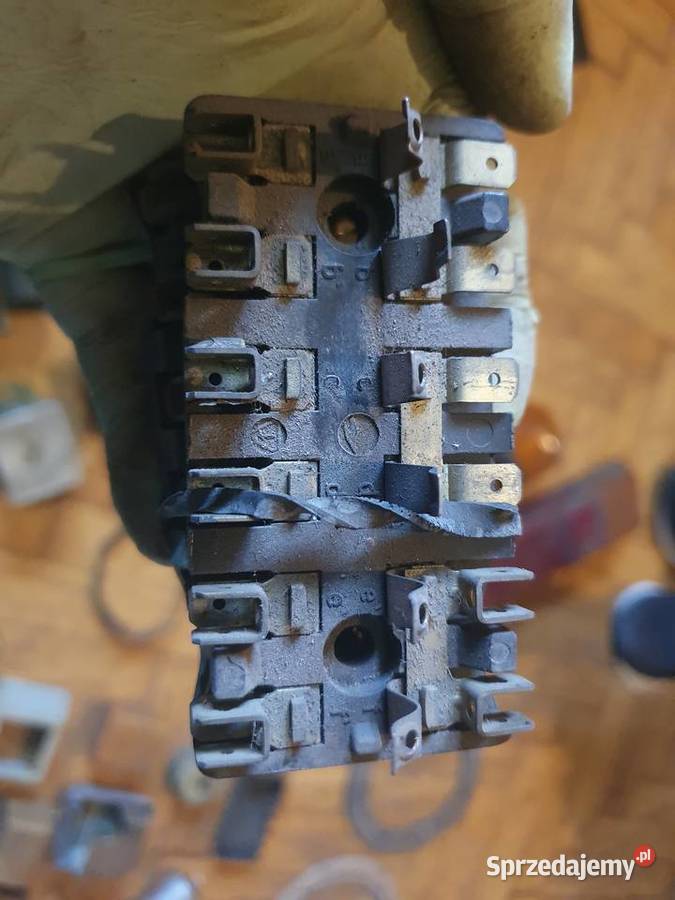 Skrzynka Bezpieczników gniazda puszka DDRPirna osobowe Warszawa sprzedam