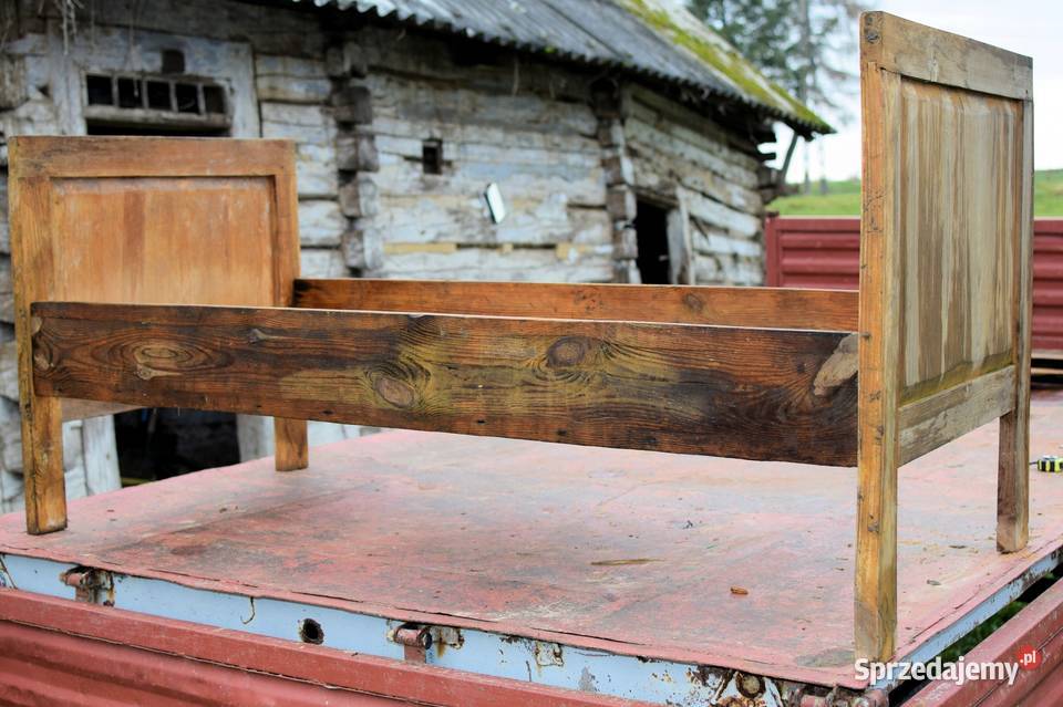 stare drewniane łóżko meble dom pokój antyk Iwierzyce