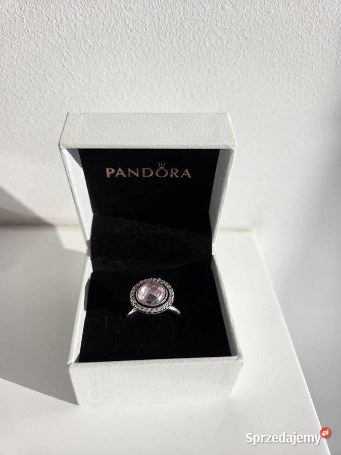 Pierścionek z różową cyrkonią sześcienną Pandora srebro małopolskie Liszki
