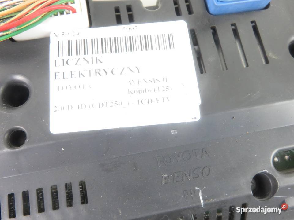LICZNIK TOYOTA AVENSIS II T25 20 D4D