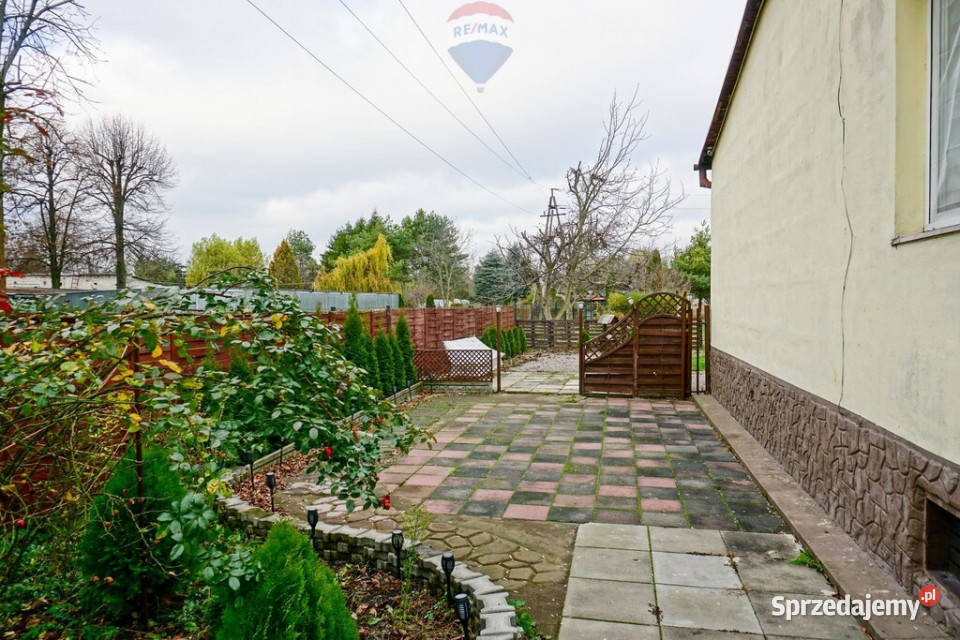 Hotel pracowniczy i sklep Guzów gm Wiskitki 581m2 Sprzedaż Nieruchomości