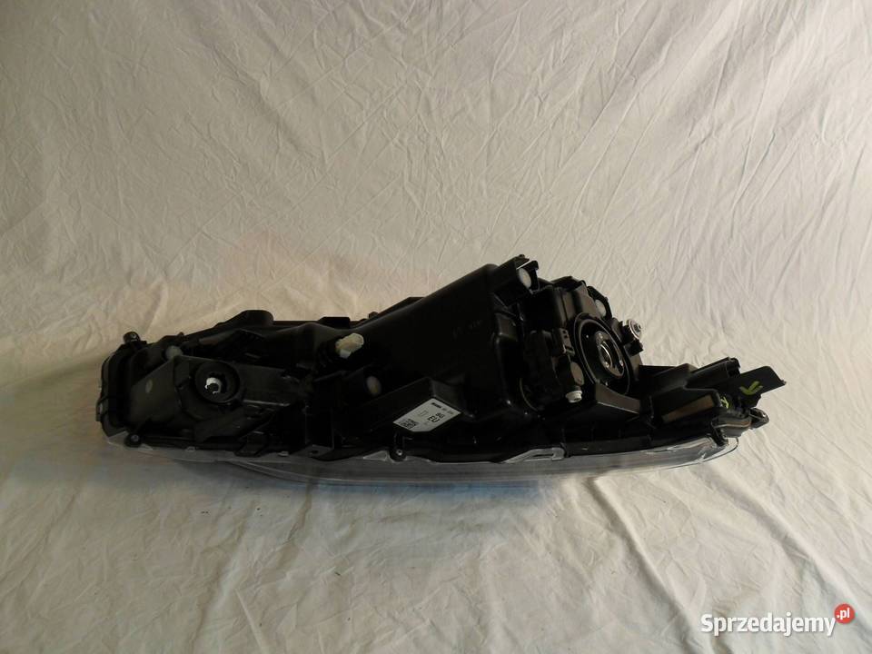 REFLEKTOR PRZÓD STRONA LEWA TOYOTA YARIS CROSS Nowy Tomyśl sprzedam