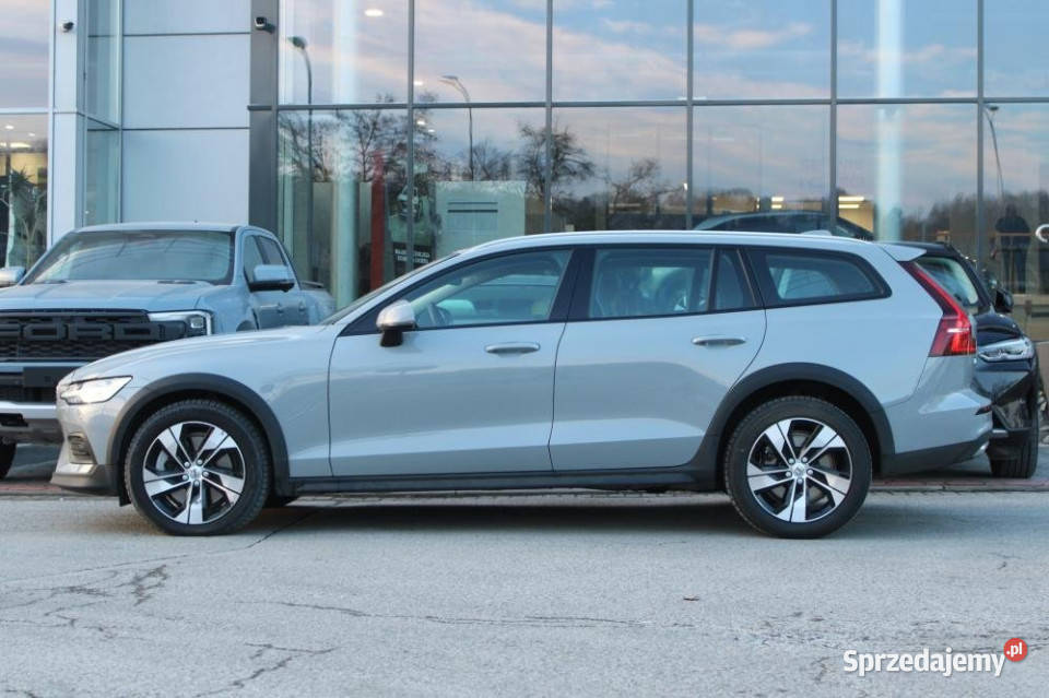 Volvo V60 Cross Country 2024r Carplay Podgrz Pozostałe Kraków sprzedam