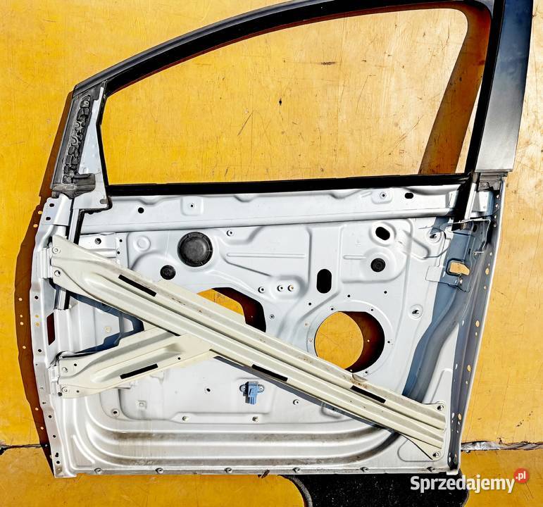 RAMKA DRZWI LEWY PRZÓD VW GOLF PLUS 5M0831311 osobowe Drzwi Radom