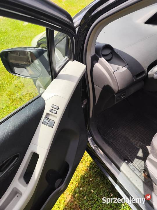 TOYOTA YARIS 13 87 1 właściciel 11 lat immobilizer Miechów