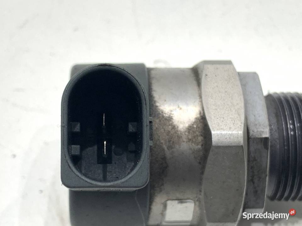 REGULATOR CIŚNIENIA PALIWA VW TIGUAN 057130764AB